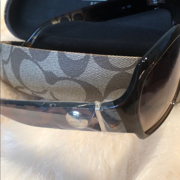 Coach sunglasses - Picture 2 of 5